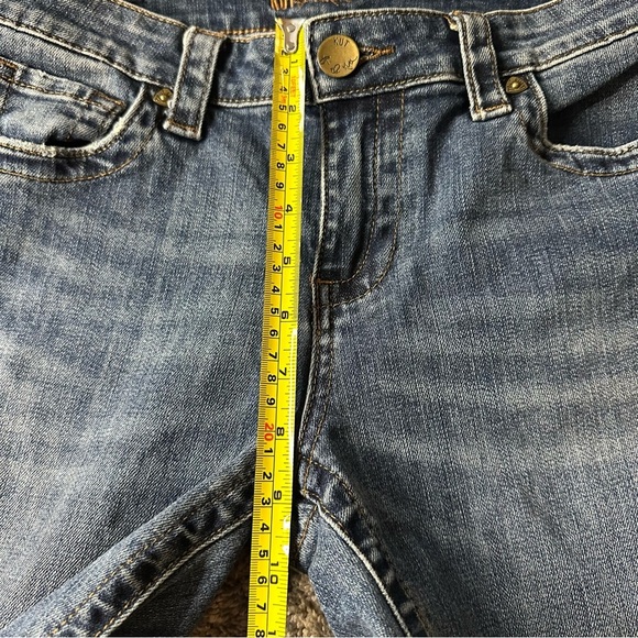 🎆 Kut from the Kloth mid rise slim straight skinny jeans medium wash 2 designer - Picture 7 of 9